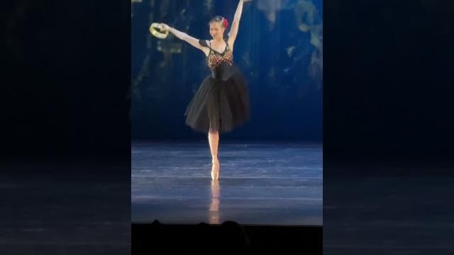 Глаз не оторвать Рената Шакирова️ Танец с бубном из балета "Эсмеральда" #ballet Гала в Кремле’24 Глаз не оторвать Рената Шакирова️ Танец с бубном из балета "Эсмеральда" #ballet Гала в Кремле’24