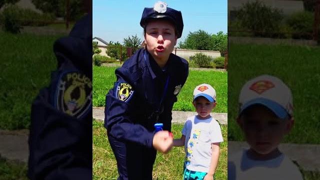 Полицейский против воришки #shorts Полицейский против воришки #shorts