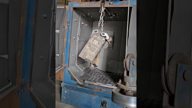 Литейный цех. Дробемётная камера. #металлургия #welding #металлург #литье #литьё #сталь #бронь Литейный цех. Дробемётная камера. #металлургия #welding #металлург #литье #литьё #сталь #бронь