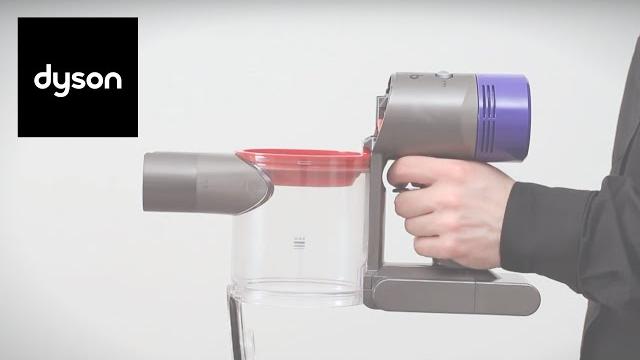 Как заменить контейнер беспроводного пылесоса Dyson V7™ Как заменить контейнер беспроводного пылесоса Dyson V7™