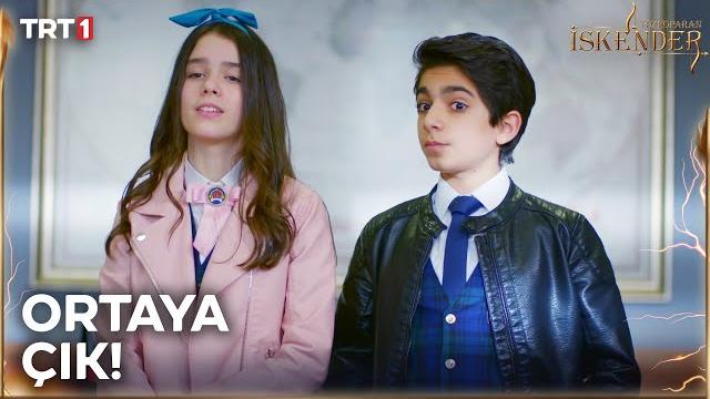 Eğer kopyacı ortaya çıkmazsa, herkes sınavdan kalacak! - Tozkoparan İskender Unutulmaz Sahneler Eğer kopyacı ortaya çıkmazsa, herkes sınavdan kalacak! - Tozkoparan İskender Unutulmaz Sahneler