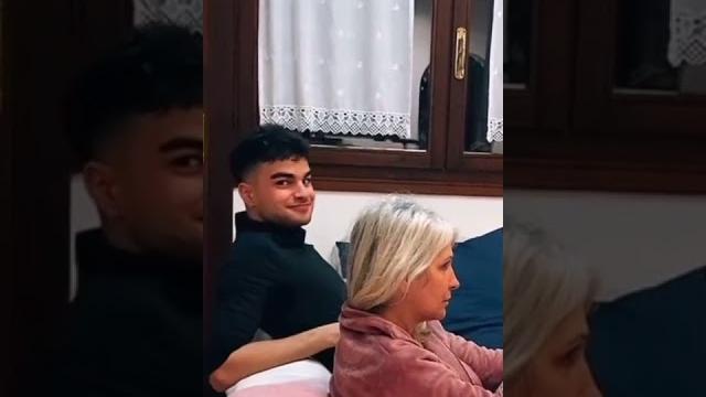 Intro Pornhub in the family living room ! Intro Pornhub in the family living room !
