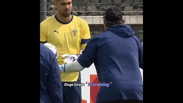 Diogo Costa Saves Portugal#diogocosta #portugal #ronaldo Diogo Costa Saves Portugal#diogocosta #portugal #ronaldo