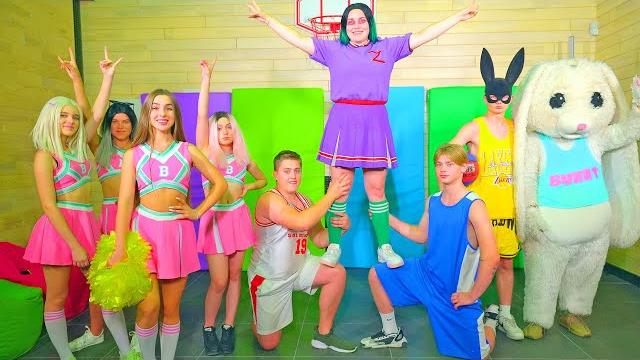 ДИАНА И ЧЕРЛИДЕРШИ BUNNY ГОТОВЫ НА ВСЁ ЧТОБЫ СТАТЬ СИЛЬНЕЕ!! ЗАЛИНА из ЗЕБРЫ в BUNNY!!! ДИАНА И ЧЕРЛИДЕРШИ BUNNY ГОТОВЫ НА ВСЁ ЧТОБЫ СТАТЬ СИЛЬНЕЕ!! ЗАЛИНА из ЗЕБРЫ в BUNNY!!!